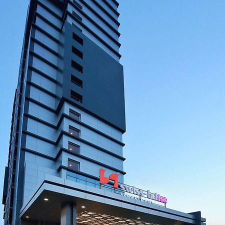 Swiss-Belinn Simatupang Джакарта Экстерьер фото