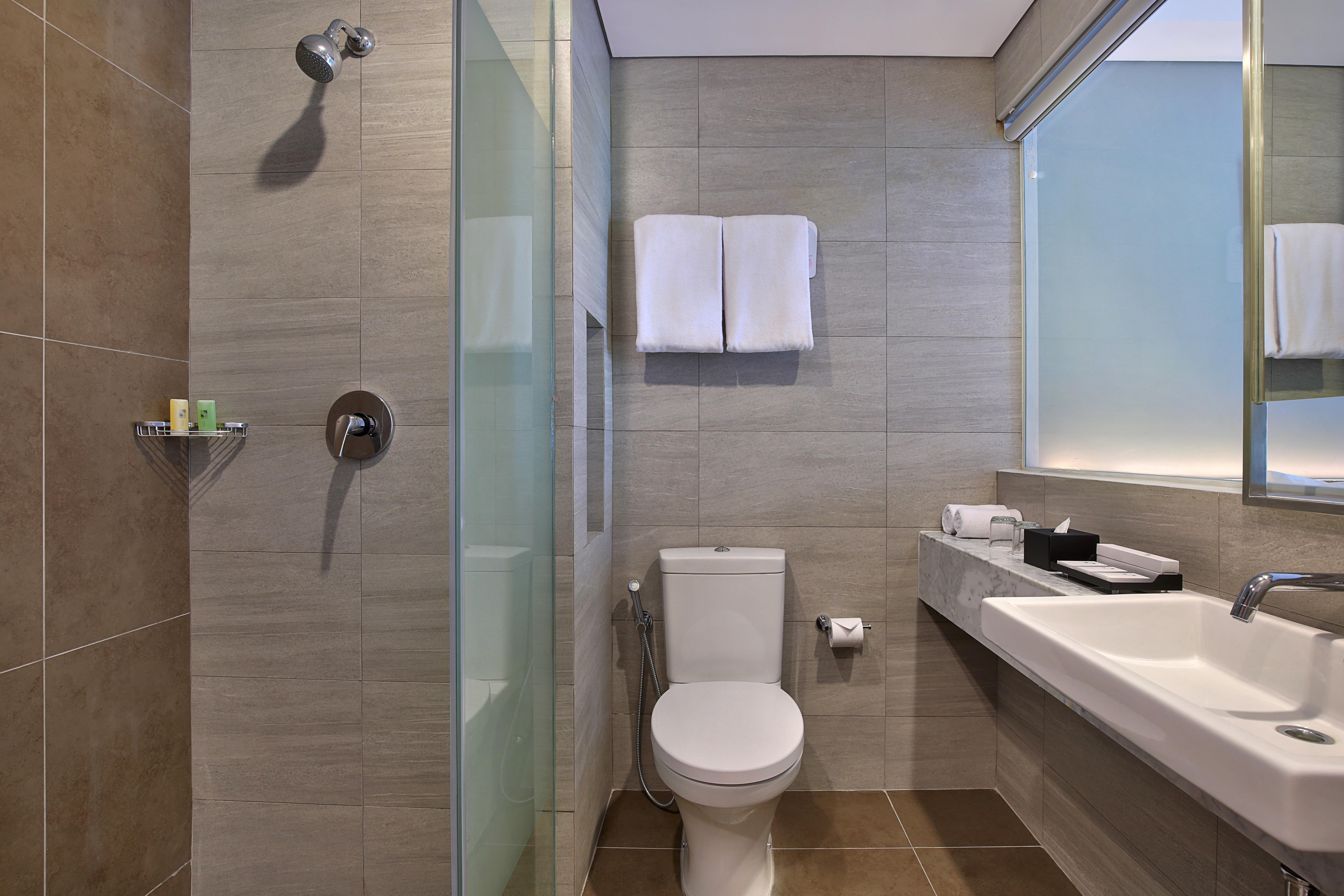 Swiss-Belinn Simatupang Джакарта Экстерьер фото