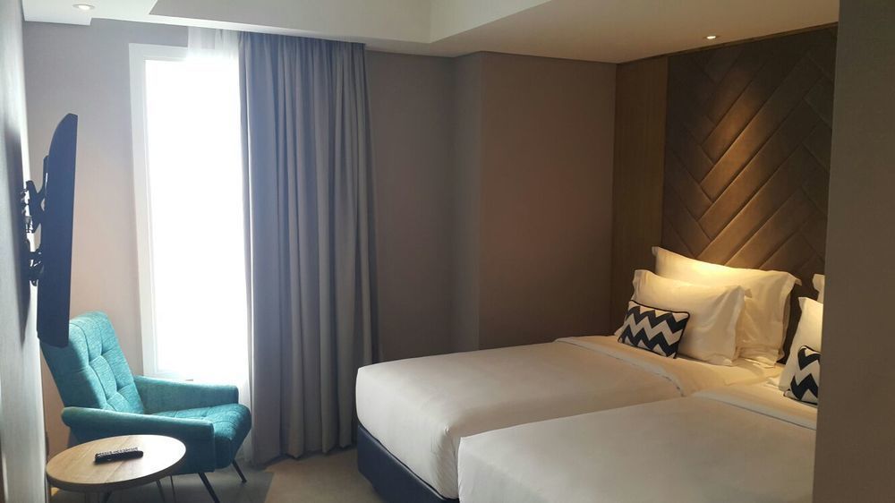 Swiss-Belinn Simatupang Джакарта Экстерьер фото