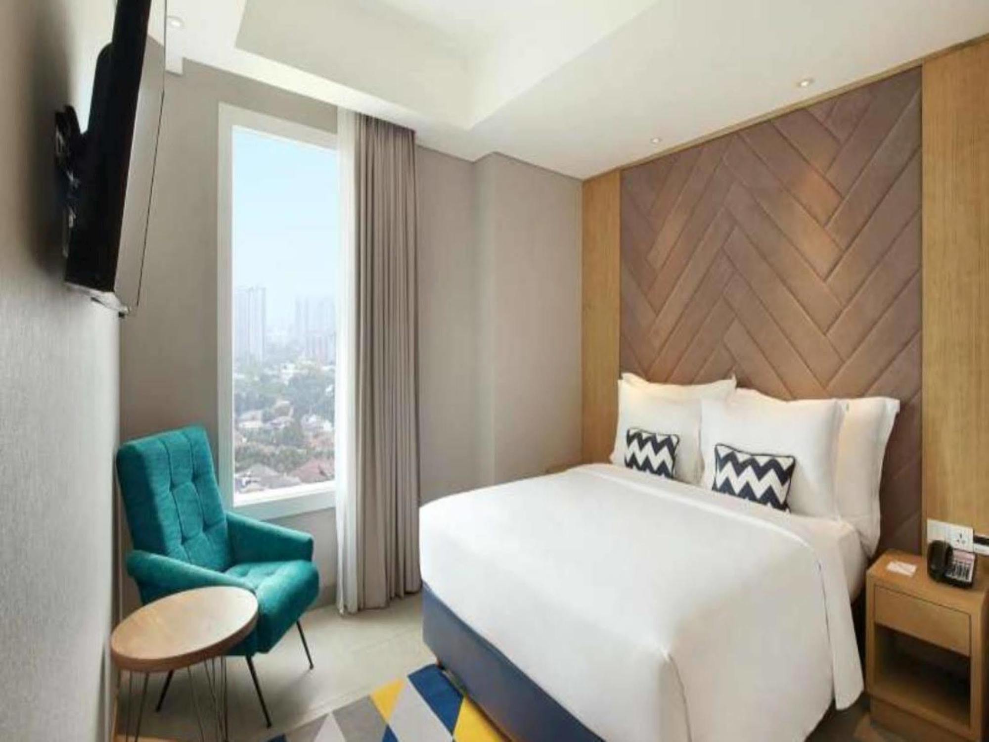 Swiss-Belinn Simatupang Джакарта Экстерьер фото